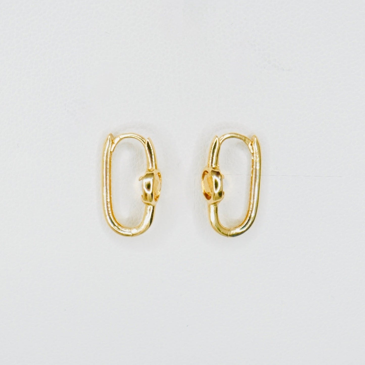 Very stylish and elegant, these oval stone earrings are crafted in high-quality 14K yellow gold with the stone featured being citrine. These earrings are the perfect mix of stylish and chic, amazing for everyday wear.
A pair weighs 2 grams
One earring measures 1/2 inch long.
FREE USPS Priority Mail shipping!
FREE leatherette jewelry box!
Made in Italy