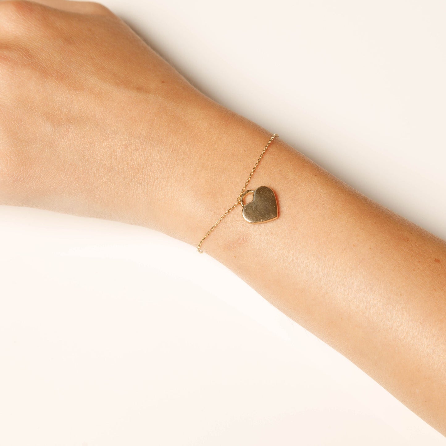 Solid 14K Yellow Gold Heart Bracelet EJAB204