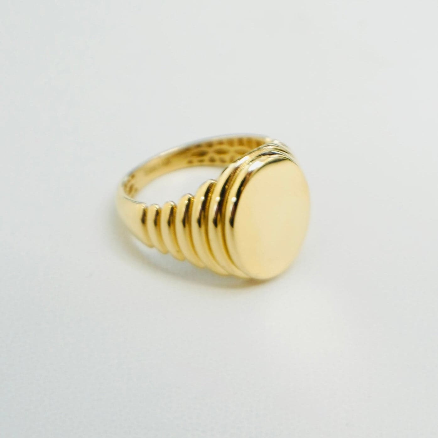 Solid 14K Yellow Gold Black Onyx Oval Ring thumbnail 3