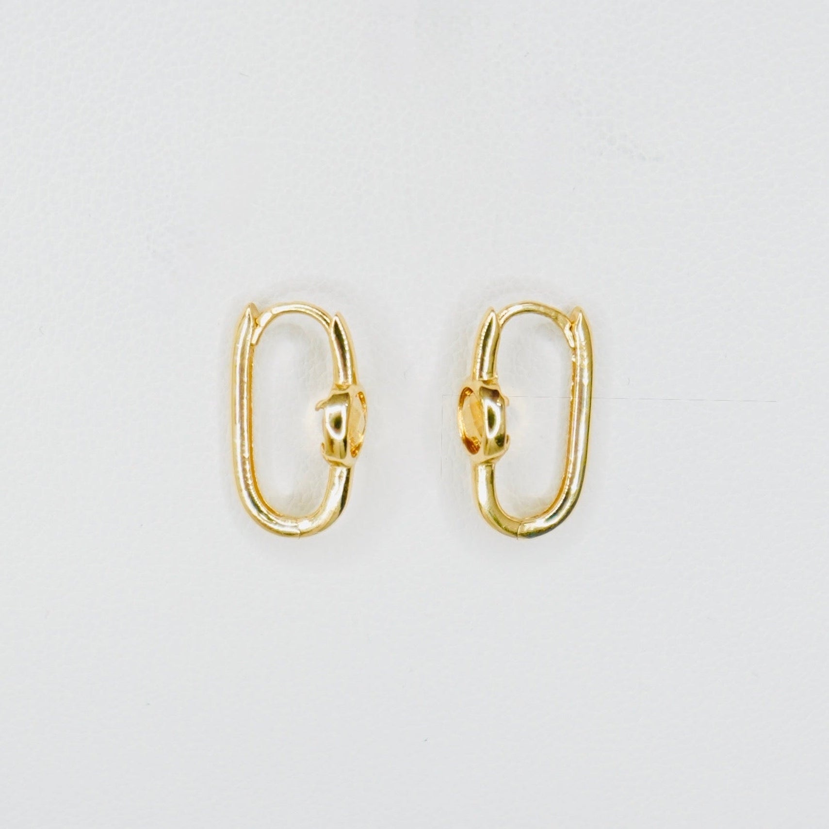 Very stylish and elegant, these oval stone earrings are crafted in high-quality 14K yellow gold with the stone featured being citrine. These earrings are the perfect mix of stylish and chic, amazing for everyday wear.&nbsp;

A pair weighs 2 grams&nbsp;

One earring measures 1/2 inch long.

FREE USPS Priority Mail shipping!

FREE leatherette jewelry box!

Made in Italy