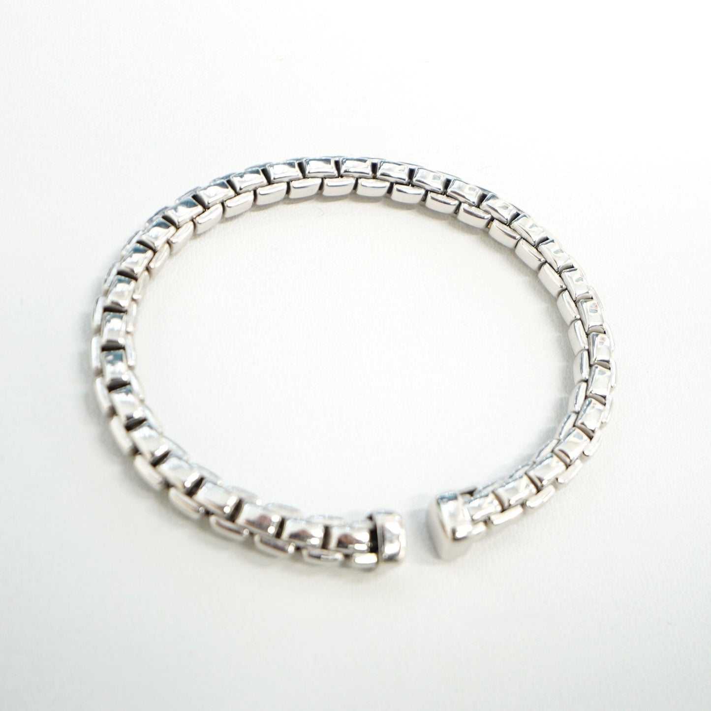 14K White Gold Round Box Bangle