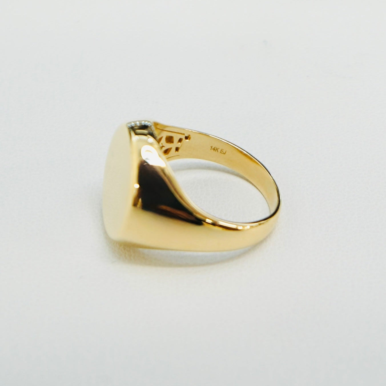 Solid 14K Yellow Gold Circle Signet Ring