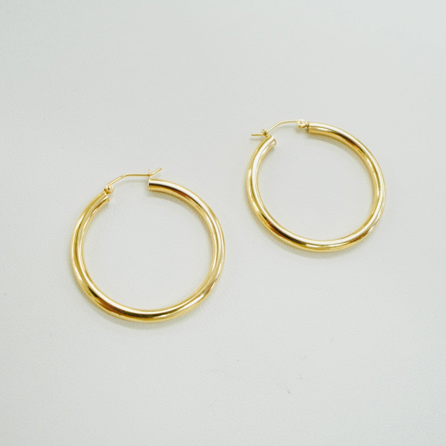 14K Yellow Gold Tube Hoop Earring