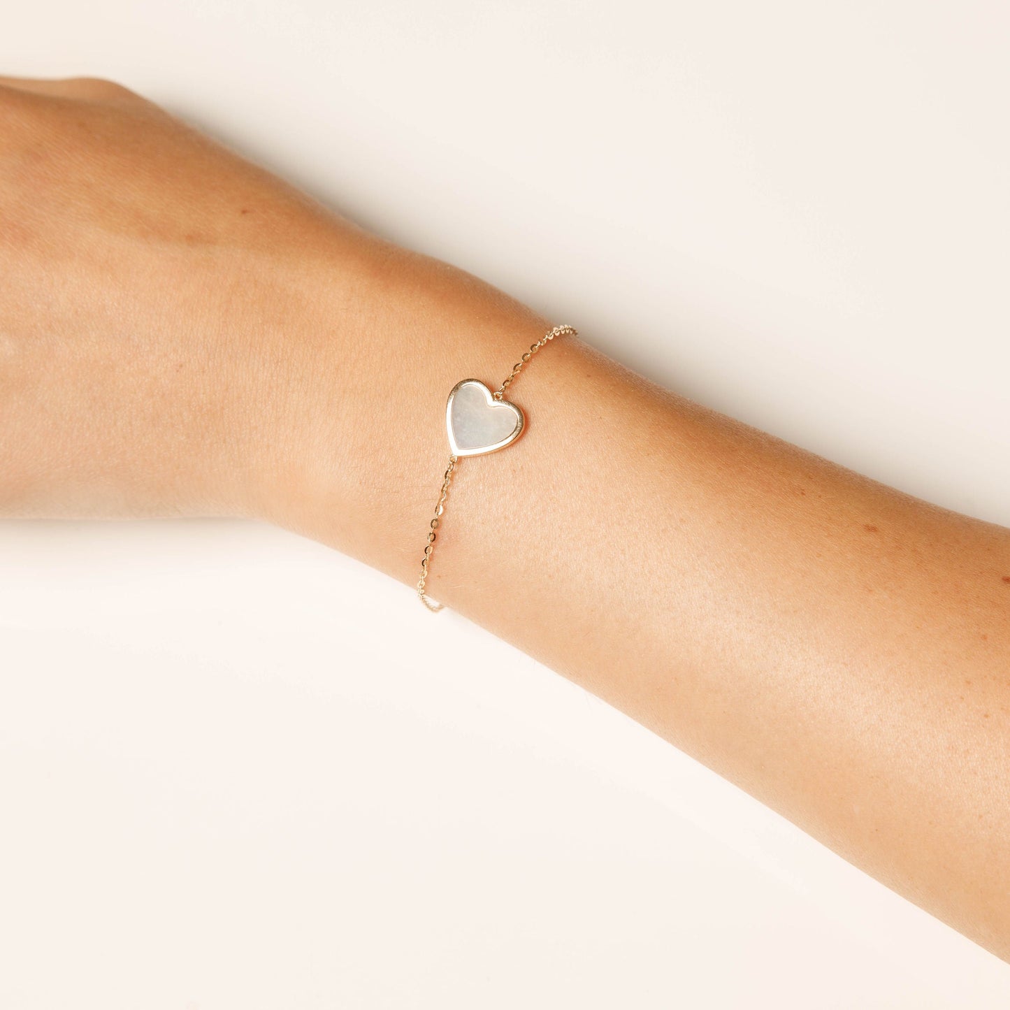 Solid 14K Yellow Gold Mother of Pearl Heart Bracelet EJAB203
